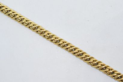 null Bracelet en or jaune 18k (750) à maille tréssée. 

Poids : 20.93 g. - Longueur...