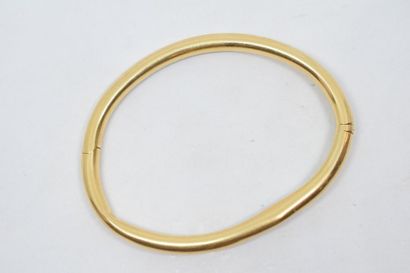 null Bracelet rigide en or jaune 18k (750). 

Poids: 14.46 g. 