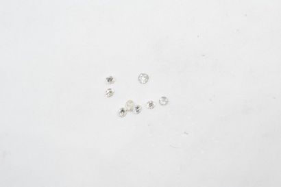null Lot de huit diamants sur papier. 

Poids total : 1.65 cts. 