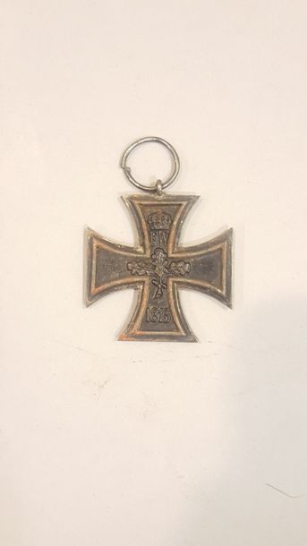 null ALLEMAGNE

Croix de fer de 2e classe (1914), en métal argenté, et noirci. Ht....