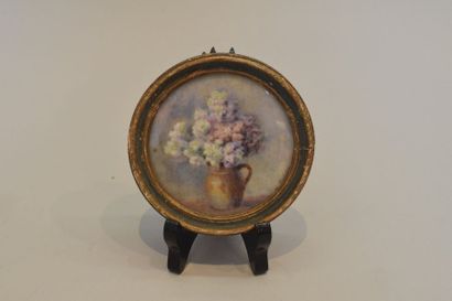 null ASTIER Paul (XIX-XXe) 
Vase de lilas 
Miniature sur ivoire en tondo 
Diam. :...