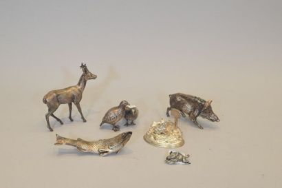 null Ensemble de six animaux en métal argenté pour décor de table