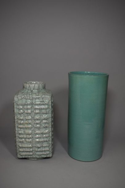 Deux vases, dont l'un de forme cong en grès...