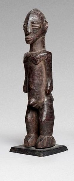 null Statuette Lobi, Burkina Faso 

Personnage masculin, bois à patine brun foncé...