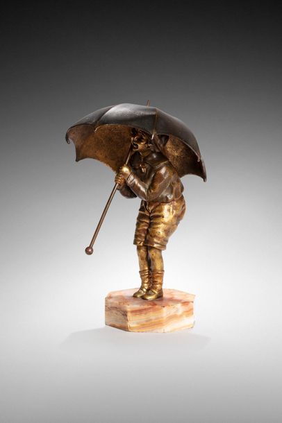 null Demeter CHIPARUS (1886-1947)

« Enfant au parapluie ». Épreuve en bronze doré...
