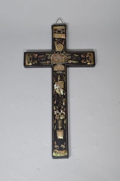 INDOCHINE - XIXe siècle

Crucifix en bois...