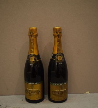 2 	bouteilles 	CHAMPAGNE 		Piper-Heidsieck...