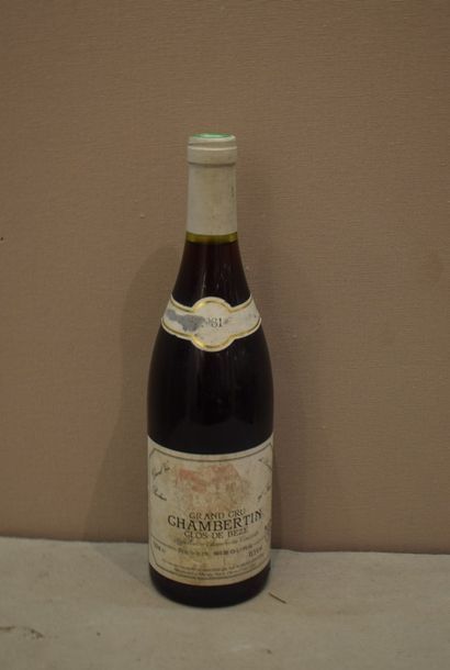 null 1	 bouteille 	CHAMBERTIN 	"Clos de Bèze", 	R. Gibourg 	1981	 (ela) 	



