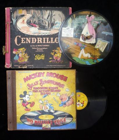 null Ensemble de deux rares coffrets vinyls 78 Tours des années 1950: Mickey Mouse...