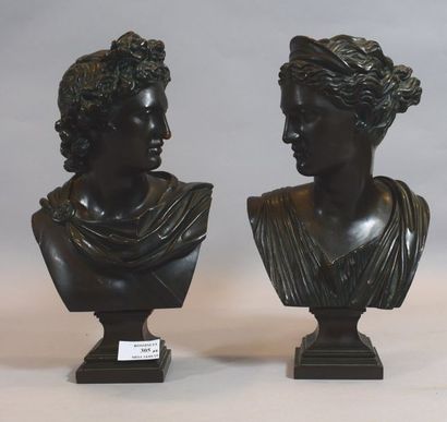 null Léopold OUDRY éditeur, 

Apollon et Athéna 

Deux bustes en bronze à patine...