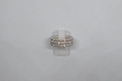 null Bague en or gris 18K (750) « Le premier jour » à trois anneaux perlés ornés...