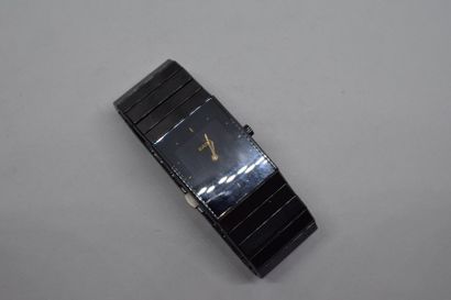 null Montre bracelet d'homme, boîtier rectangulaire, cadran à fond digitale noir....