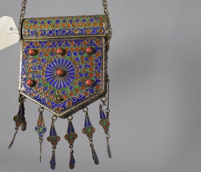 null Boite porte Coran ou talismanique en métal émaillé bleu, vert et jaune serti...