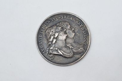 null REVOLUTION

Médaille en étain commémorant l'exécution de Louis XVI et de Marie-Antoinette,...