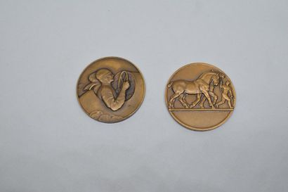 null ARTHUS BERTRAND

Lot de deux médailles en bronze, l'une par Jean Vernon, l'autre...