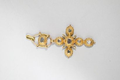 null Croix pendentif en alliage d’or jaune 14K(585) à sept viroles coniques, serties...