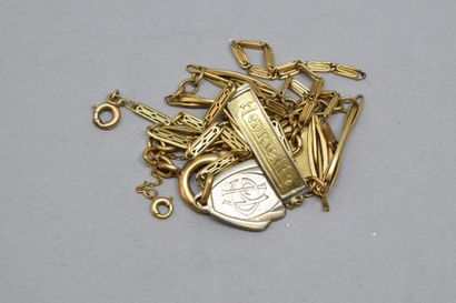 null Lot de débris d'or 18k (750), argent et métal. 

Poids brut : 19.93 g