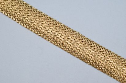 null Bracelet tressé en or jaune 18k (750)

Longueur : 19 cm. - Poids: 67.65 g.