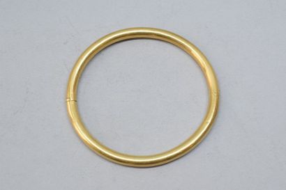 null Bracelet jonc en or jaune 18k (750).

Diamètre : 55 mm. - Poids : 10,36 g.