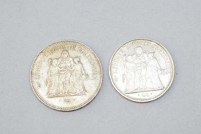 null Ensemble de deux pièces en argent de type " Hercule " : 10 F 1968 & 50 F 1976.

Poids...