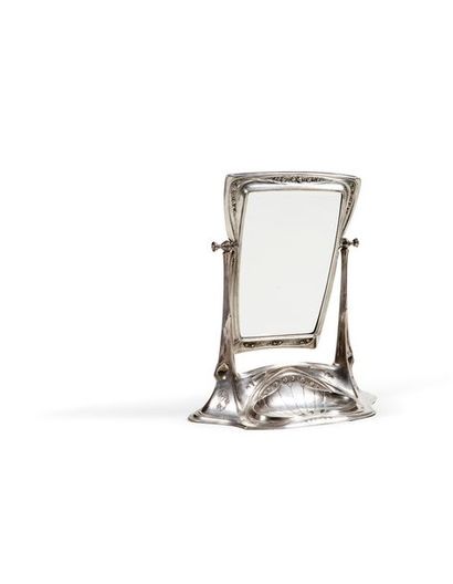 null KAYSER

Miroir de table en métal argenté à miroir rectangulaire pivotant sur

socle...