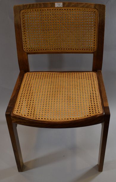 null TRAVAIL FRANCAIS 1960

Suite de quatre chaises en bois vernissé à dossier évidé...