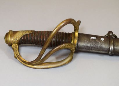 null Sabre d’officier 1822. Fourreau à deux anneaux de suspension. Bon état.

