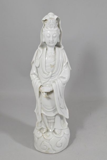 null CHINE XXEME, DEHUA

Statuette porcelaine en blanc de Chine représentant Guanyin

debout....