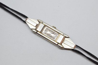 null ANONYME

Montre bracelet de dame Art Déco en or gris 18K (750). Boîtier fond...