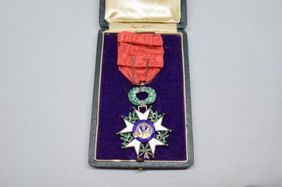 null Médaille d'Officier de la Légion d'Honneur 1870, 3ème République avec ruban.(petits...