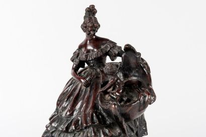 null ECOLE MODERNE DU XXE SIECLE
Jeune mère en longue robe près de son enfant.
Bronze...