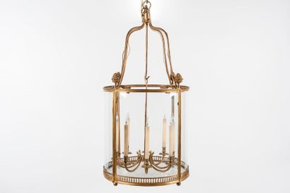 null Importante lanterne de vestibule en bronze doré à huit bras de lumière et ornée...