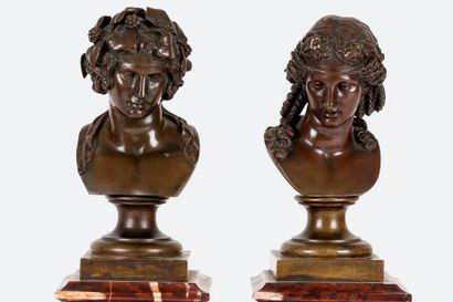 null Ensemble de deux bustes en bronze à patine brune figurant Bacchus et Cérès.
Haute...