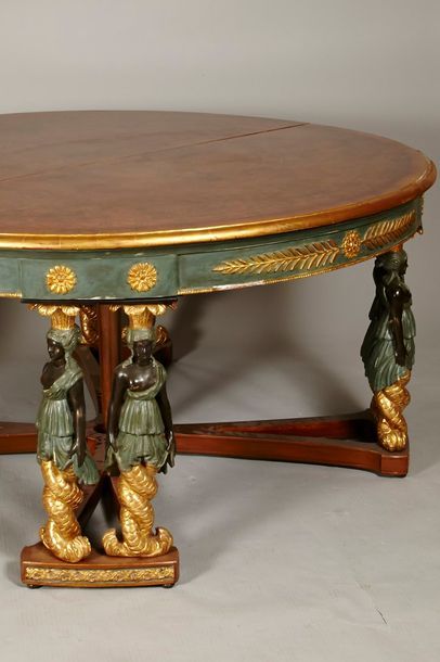 null Importante table de salle à manger en bois doré et laqué brun et vert de forme...