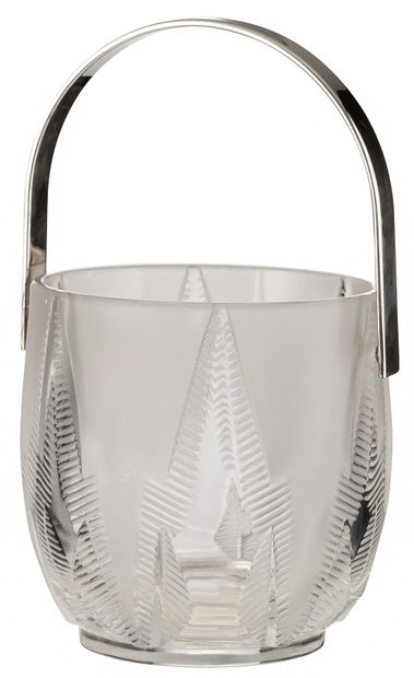  Ice Bucket Lalique
France, 20th century Model by René Lalique. Colorless crystal... Gazette Drouot