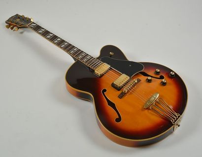 GIBSON - Circa 1963 Guitare GIBSON modèle ES-350T No 72527008. Vers 1977 Kalamazoo,...