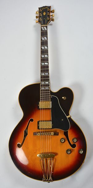 GIBSON - Circa 1963 Guitare GIBSON modèle ES-350T No 72527008. Vers 1977 Kalamazoo,...