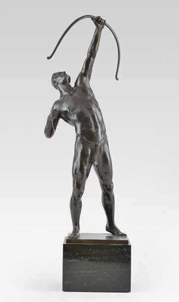 null BISCHOFF, August (1876-1965)
"Archer"
Sculpture en bronze à patine brune reposant...