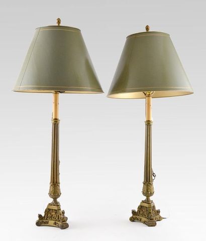 null STYLE EMPIRE 
Paire de chandeliers tripode en bronze doré montée en lampe à...