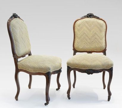 null NAPOLÉON III - France, XIXe s. 
Paire de fauteuils en noyer de style Napoléon...