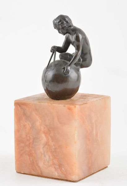 null ÉCOLE EUROPÉENNE (XIXe)
Sans titre
Sculpture en bronze
H.: 25,5 cm - 5 "