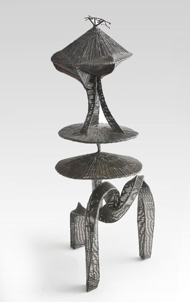 null BORDUAS, Paul (1940-)
Tripod
Smetal structure
Signed and dated under one of...