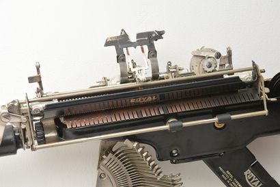 null NADO, Eric (1975-)
Black Royal Army
Dismantled and reassembled typewriter (Mitra-letters)
Signed...