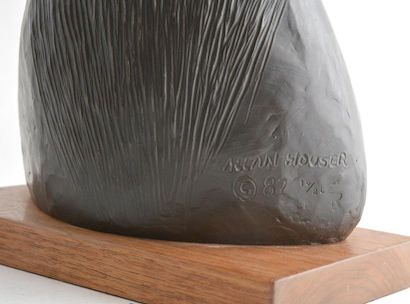 null HOUSER, Allan Houzous (1914-1994)
"War Song"
Bronze sculpture on a wooden base
Signed,...