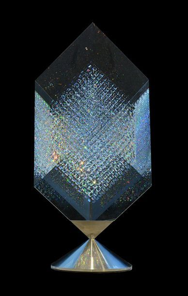 null KUHN, John (1949-)
«Sacred Flight»
Parralleogram Prism (sculpture)
A book signed...