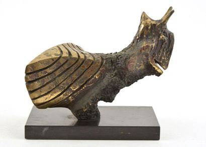 null KLODE, Richard (1941-)
Snail
Bronze with gilt patina
Signed, numbered and dated...