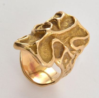 null DELRUE, Georges (1920-2010)
Bague en or 18K.
Signée et numérotée: 2129-4 Delrue
Poids:...