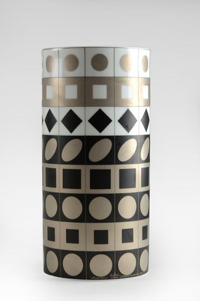 null VASARELY, Victor (1908-1997) STUDIO LINIE ROSENTHAL
Vase cylindrique en porcelaine...