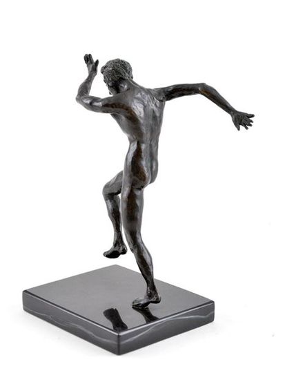 null ÉCOLE CANADIENNE (Actif XXe)
Sprinteur
Sculpture en bronze sur socle
20x10cm...