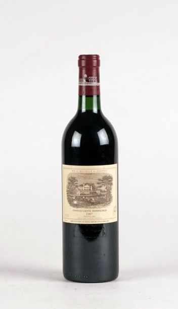 null Château Lafite Rothschild 1987
Pauillac Apellation Contrôlée
Niveau B
1 bou...